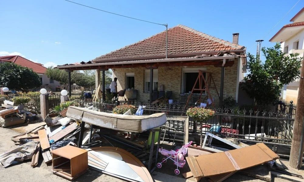Συγκλονίζει κάτοικος του Παλαμά - «Κοιμόμαστε 9 ημέρες στο αυτοκίνητο»